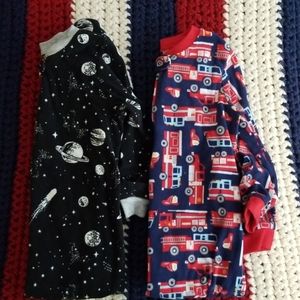 CARTERS - Get 2! 5T FOOTED PAJAMAS